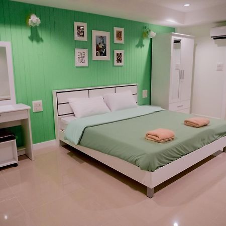 Uj Apartment Bangsaen Dış mekan fotoğraf