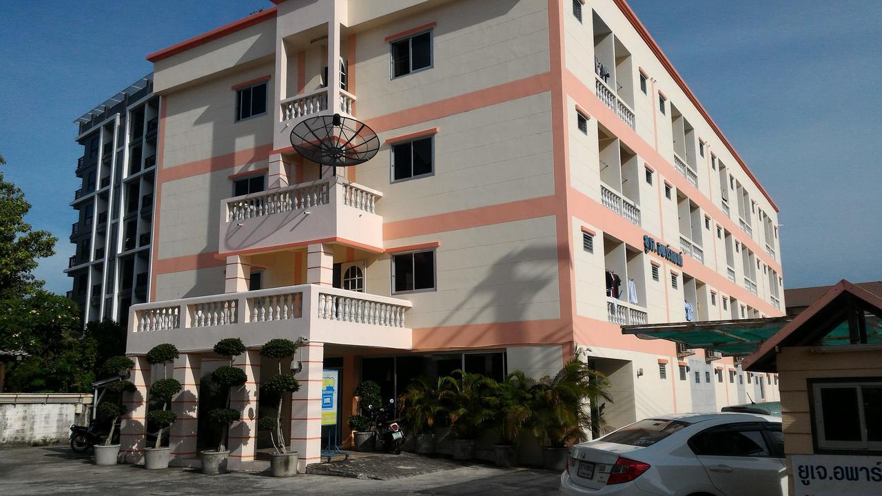 Uj Apartment Bangsaen Dış mekan fotoğraf