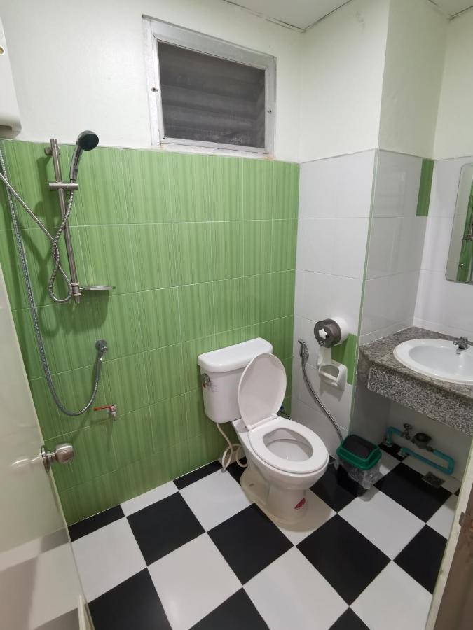 Uj Apartment Bangsaen Dış mekan fotoğraf