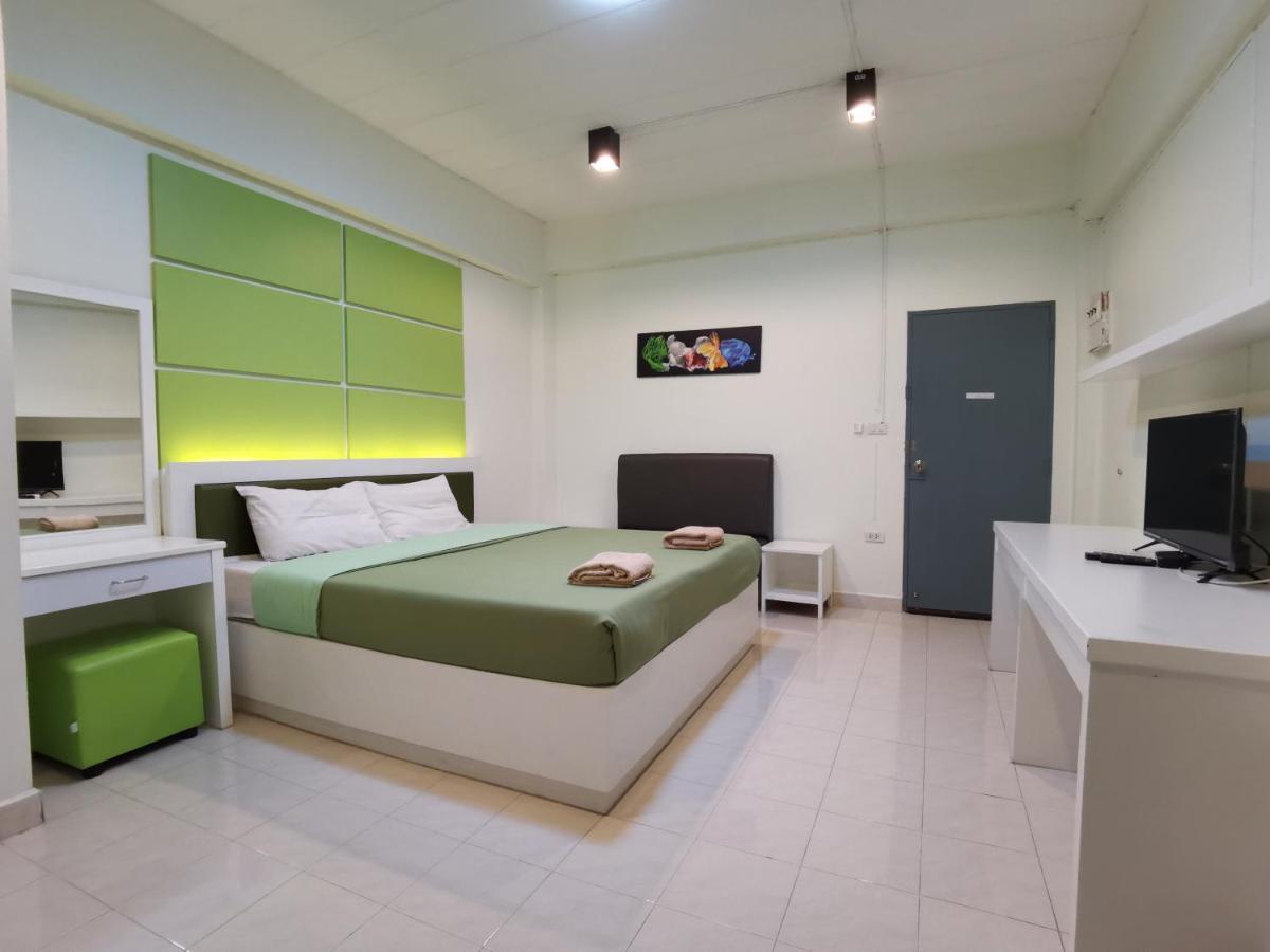 Uj Apartment Bangsaen Dış mekan fotoğraf
